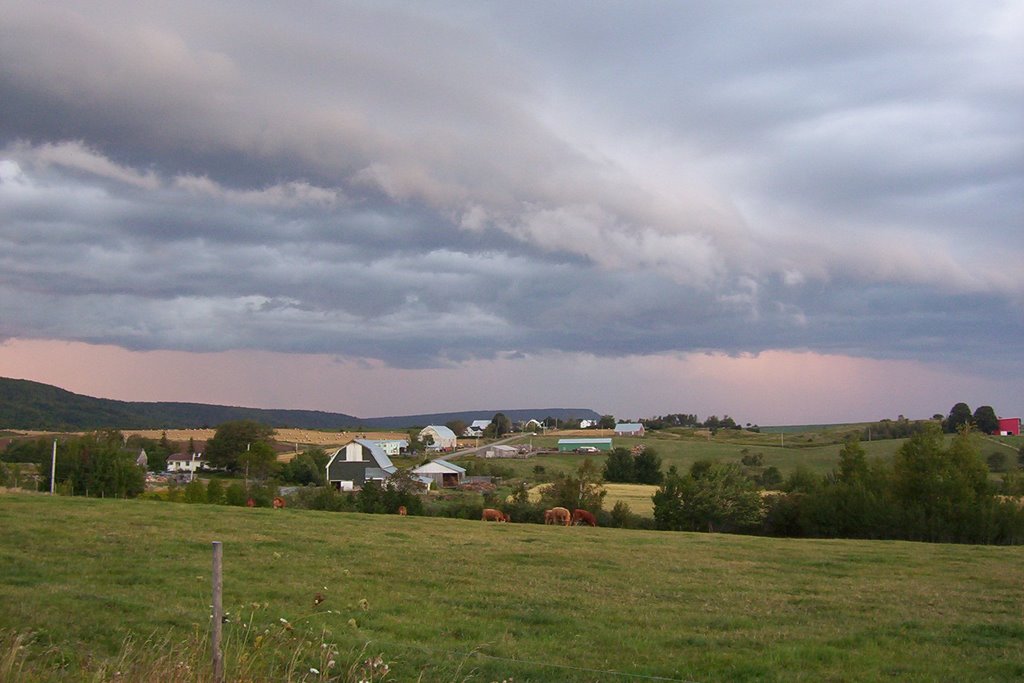 On the road to Blomidon by novascotiaphotoalbum.com