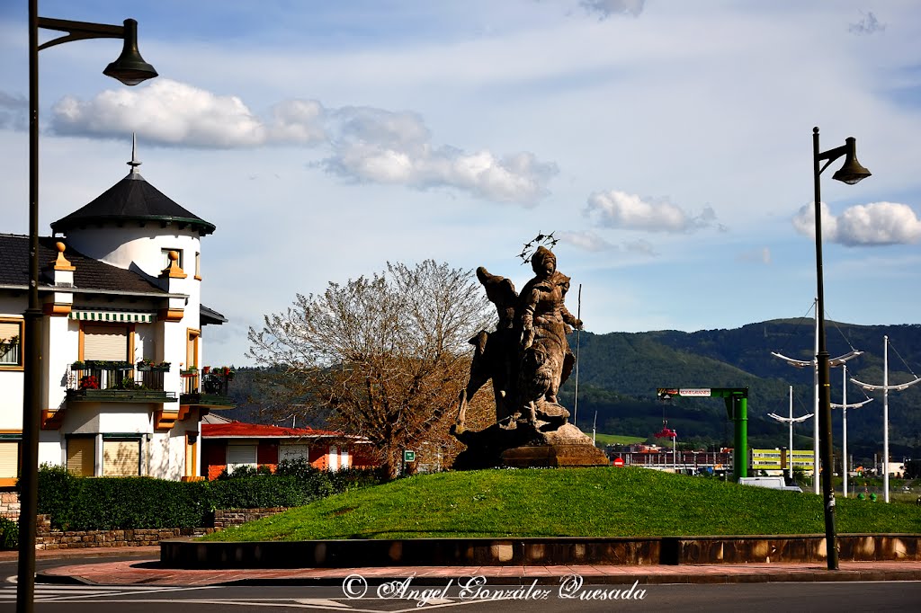 Hondarribia by Ángel González Quesada