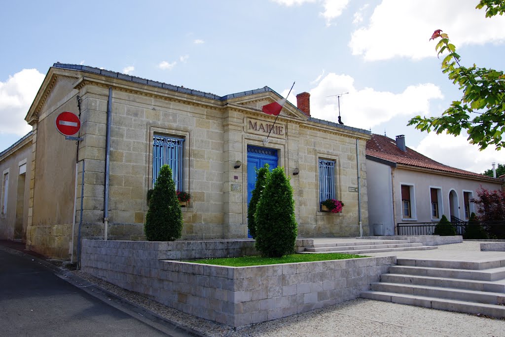 Mairie d’Avensan by Jean-Paul Dominique BERTIN