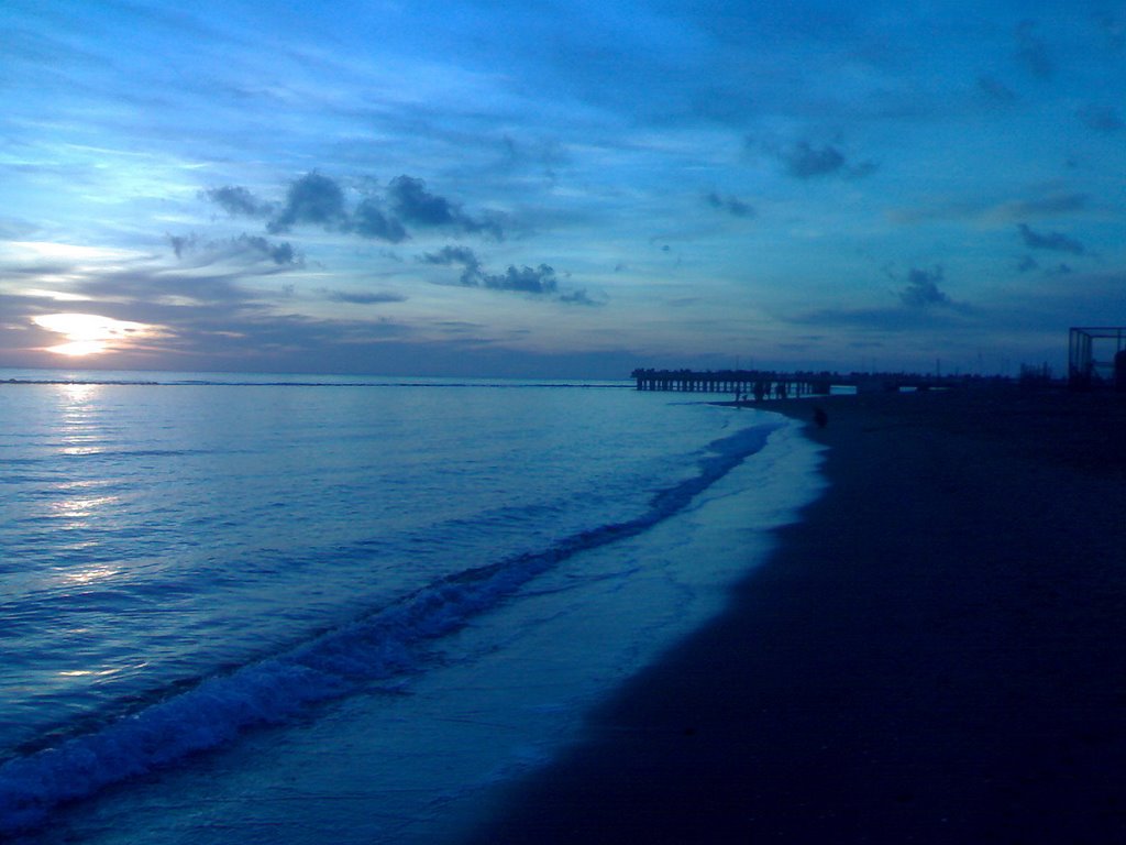 Spiaggia sul far della sera by Bepix (Giuseppe de Giacometti)