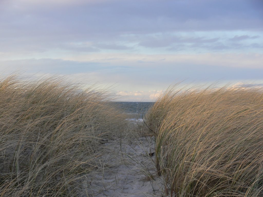 Kleiner Strandaufgang by Christian Dirksen