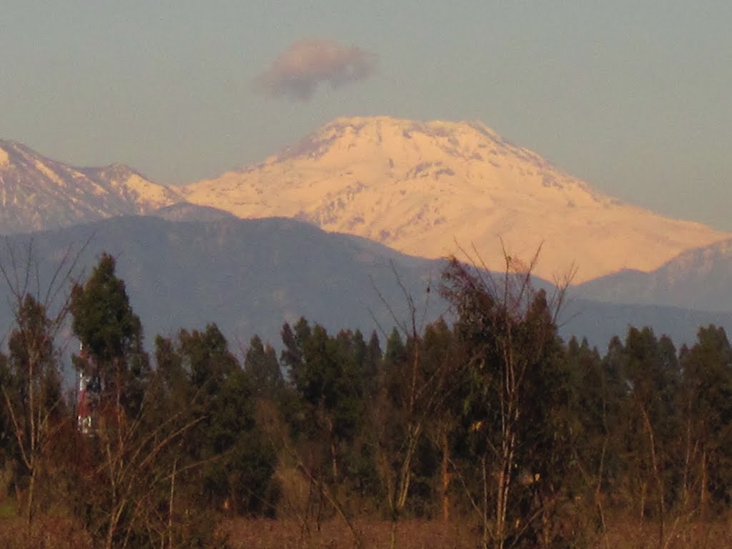 Volcan Descabezado Grande visto desde Curico. by Curico Chile