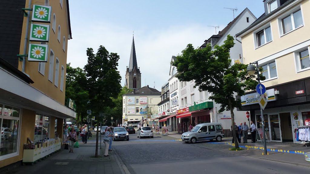 Die Asbacherstraße. by Horst Schumacher