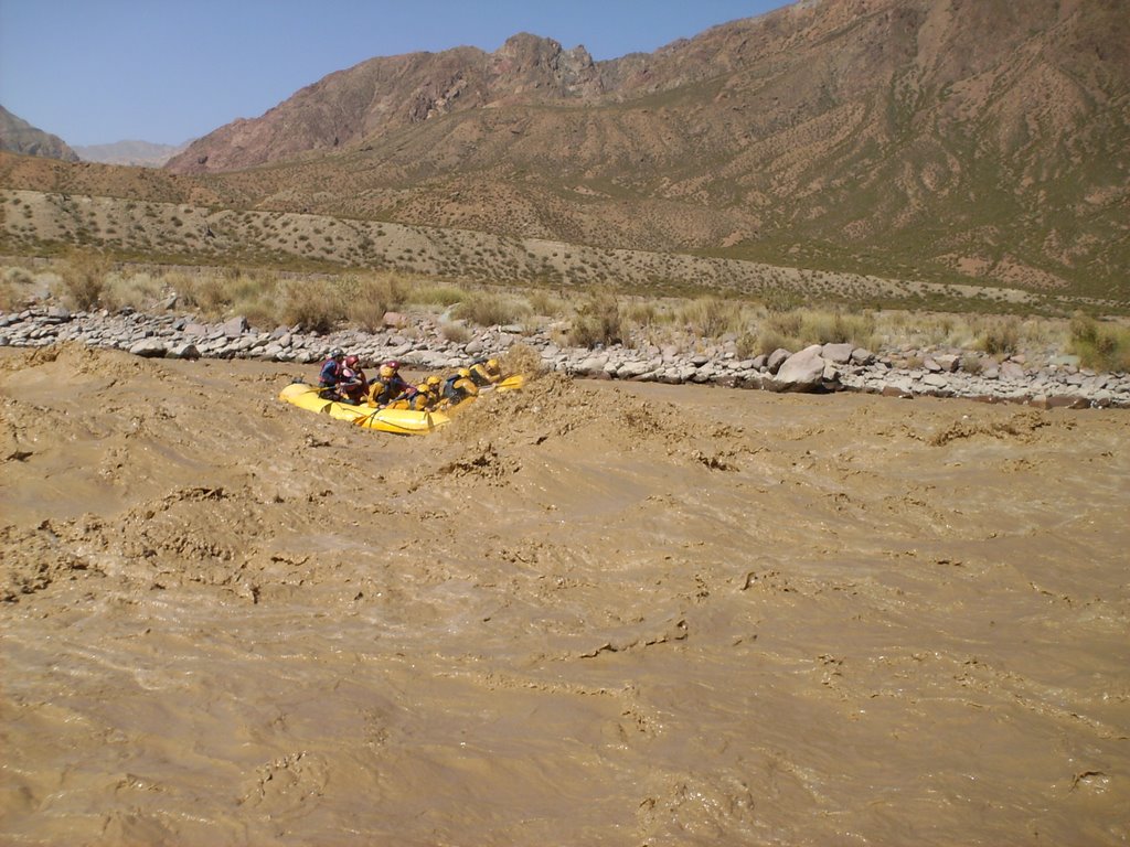 Rafting en el Rio Mendoza by Kevin Boore