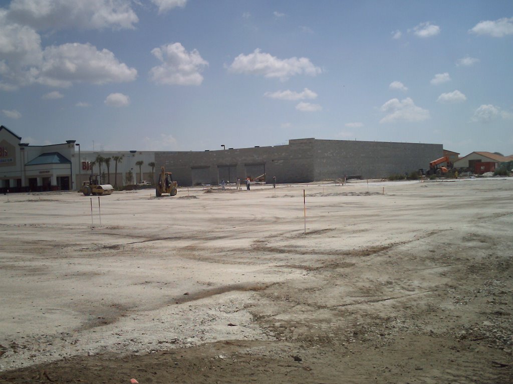 OfficeMax UnderConstruction (March/14/2007) by Job Tunero