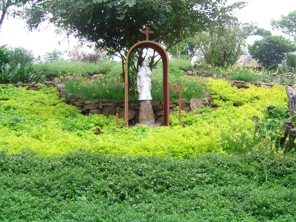 Un Santo en la Ermita del Cerro de Tres Cerritos by calvoicolover