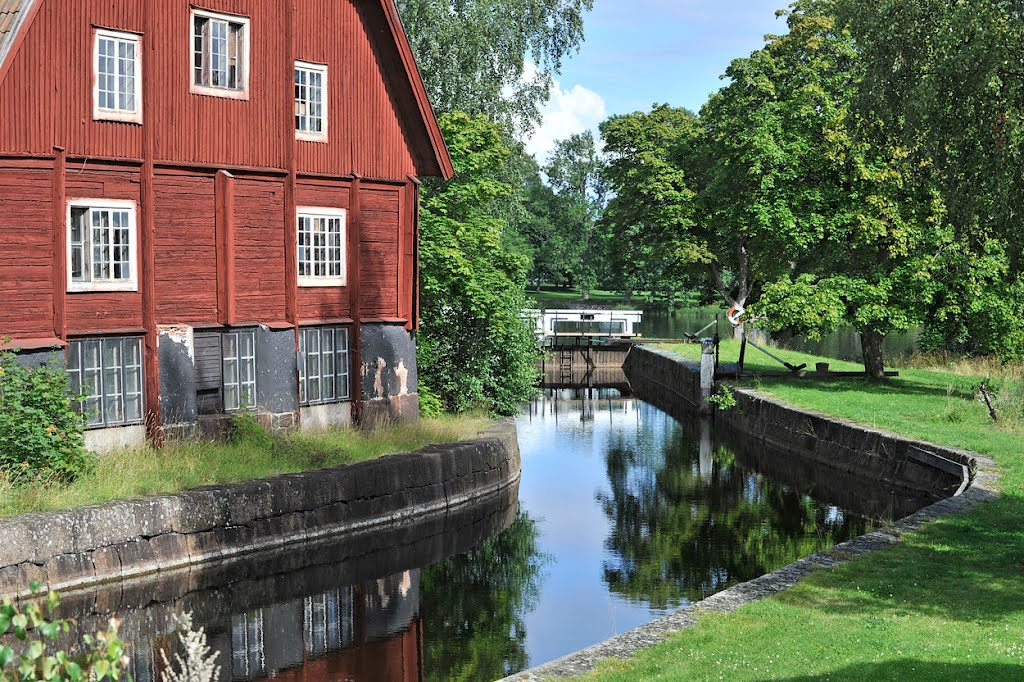 Storehouse in Virsbo. Magasin i Virsbo. by Jerry  MagnuM Porsbjer