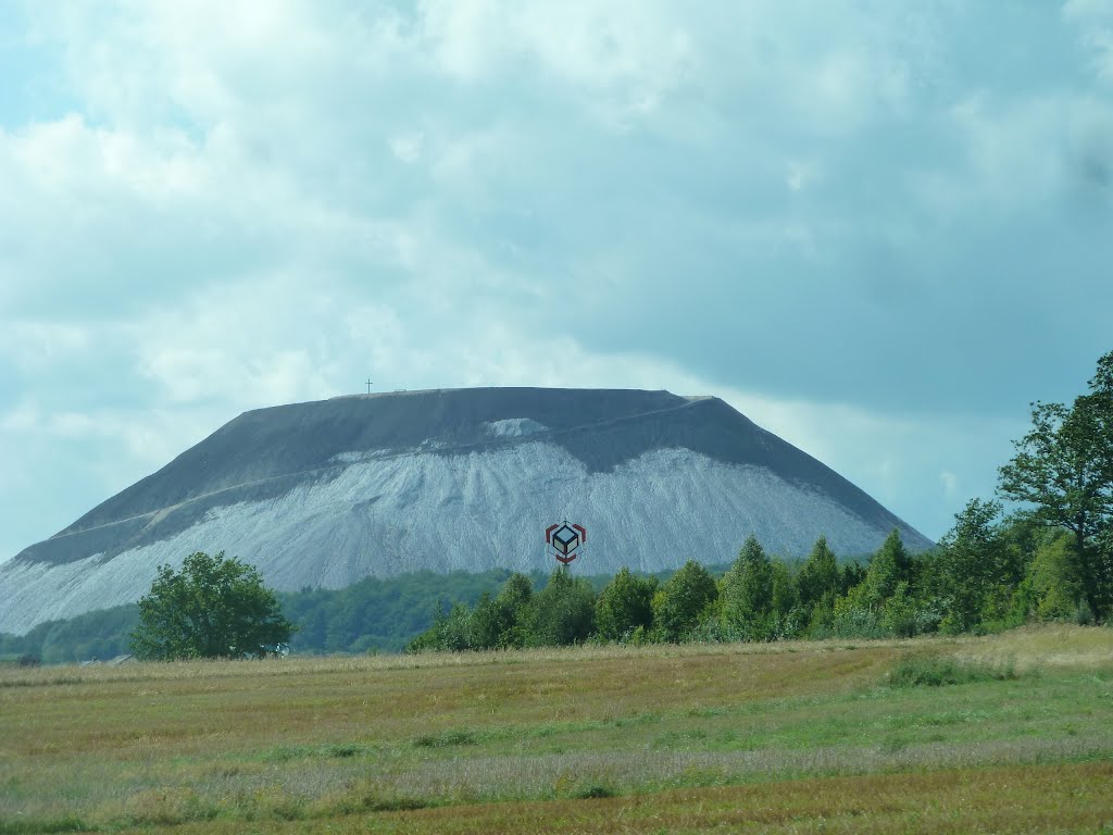 Neuhof: a pretty big slag-heap, if you like slag heaps! by Kevin J. Norman