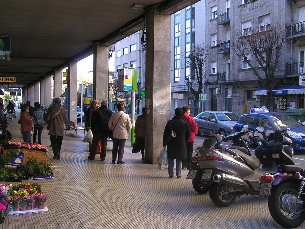 Parada de Bus, calle Pizarro by Lilián de Arredondo