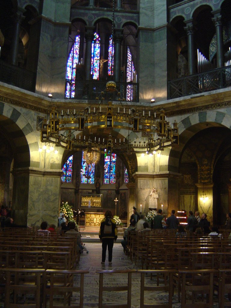 Interior Catedral by Fernando López-Azcár…