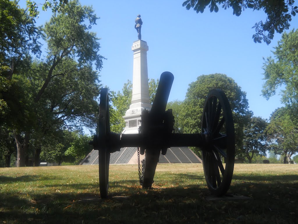 Confederate Mound - Oak Woods Cemetery by GreatAmerican