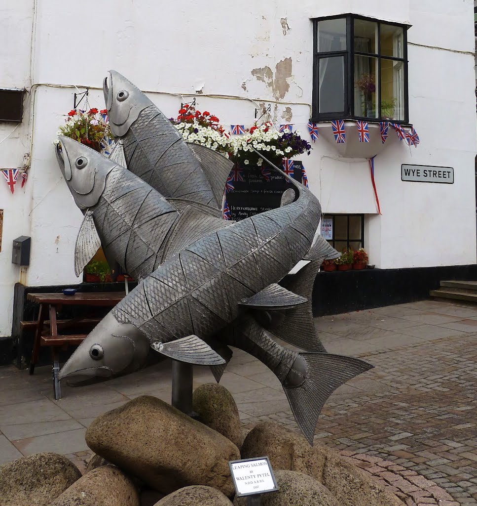 Wye Street, Three Salmons, Sculpture by Judith,