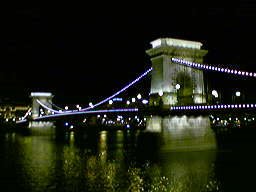 Budapest - Kettenbrücke bei Nacht by josisasch