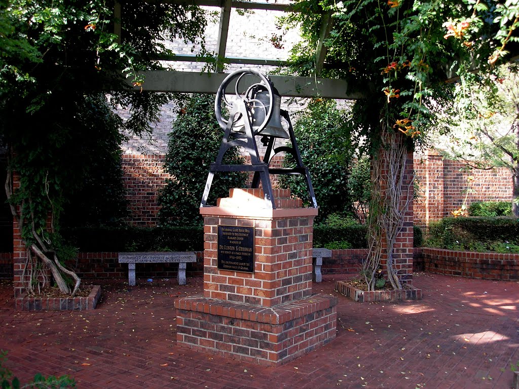 Old courthouse Bell---st by SteveTysinger