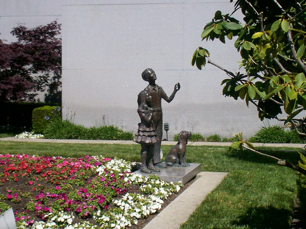 Oakland Temple Courtyard Bronze by tmmbs