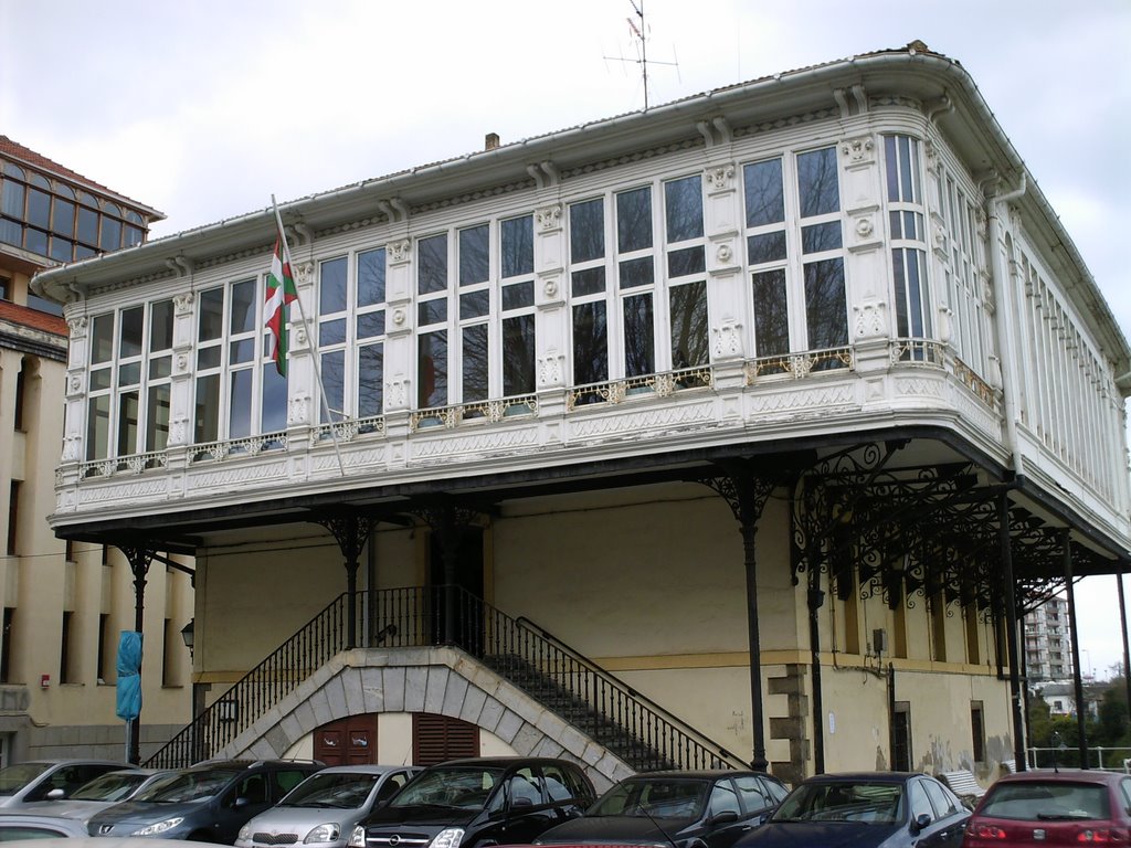 48360 Mundaka, Bizkaia, Spain by Victor Goncalves