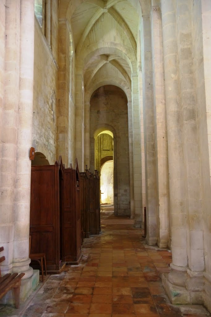 Nef de l'Abbaye de Vertheuil by Jean-Paul Dominique BERTIN