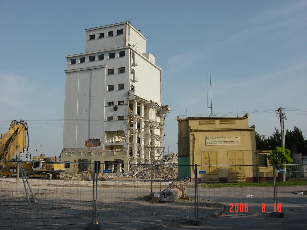 Silo pred likvidaciou by Milan Scepka