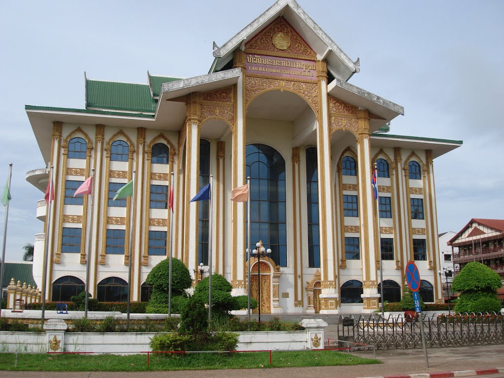 Viên Chăn, Lào by Nguyễn Thanh Sơn