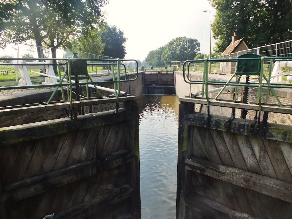 Apeldoorns Kanaal by petervandegroep