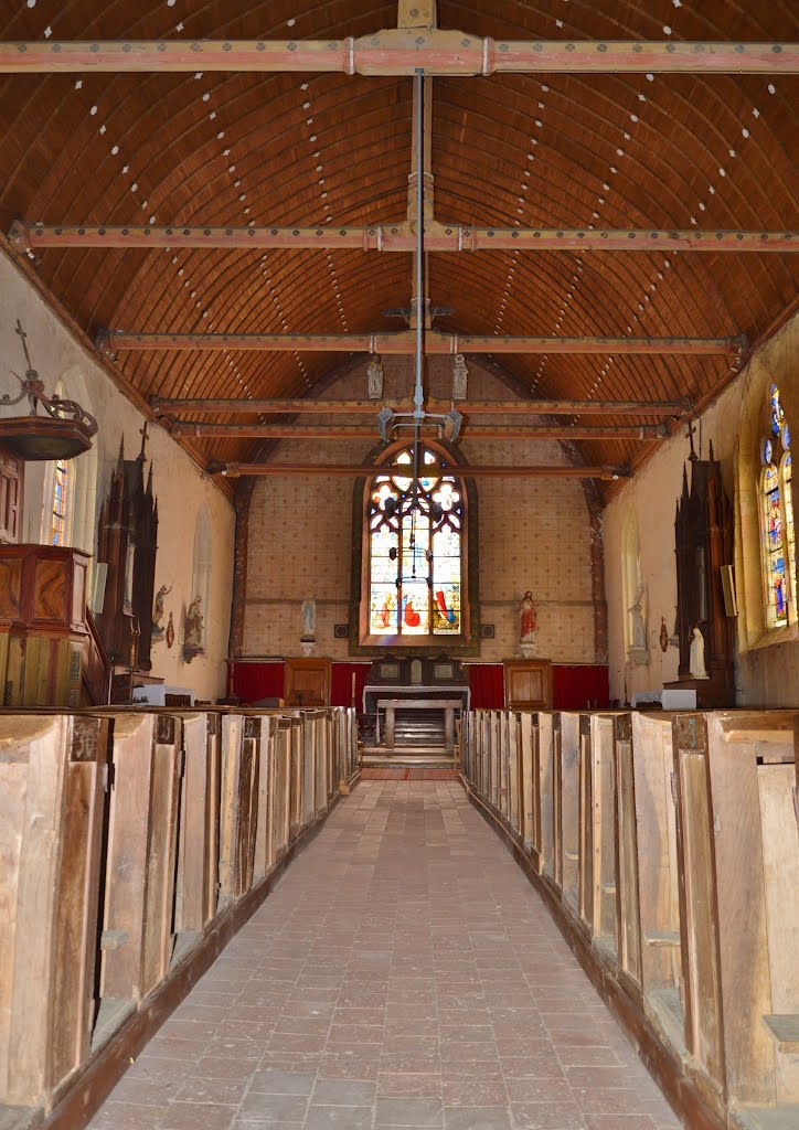 La nef de l'église Notre-Dame de Chapelle-Royale by zambetti salvatore