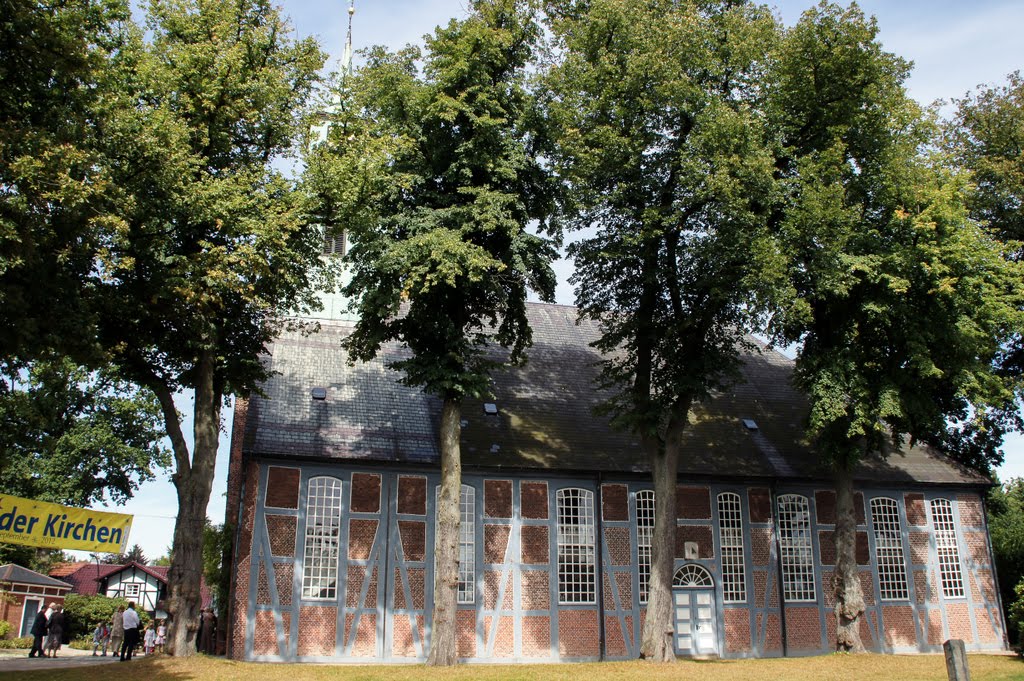 Kirche in Nienstedten by CaptnBlaubaer