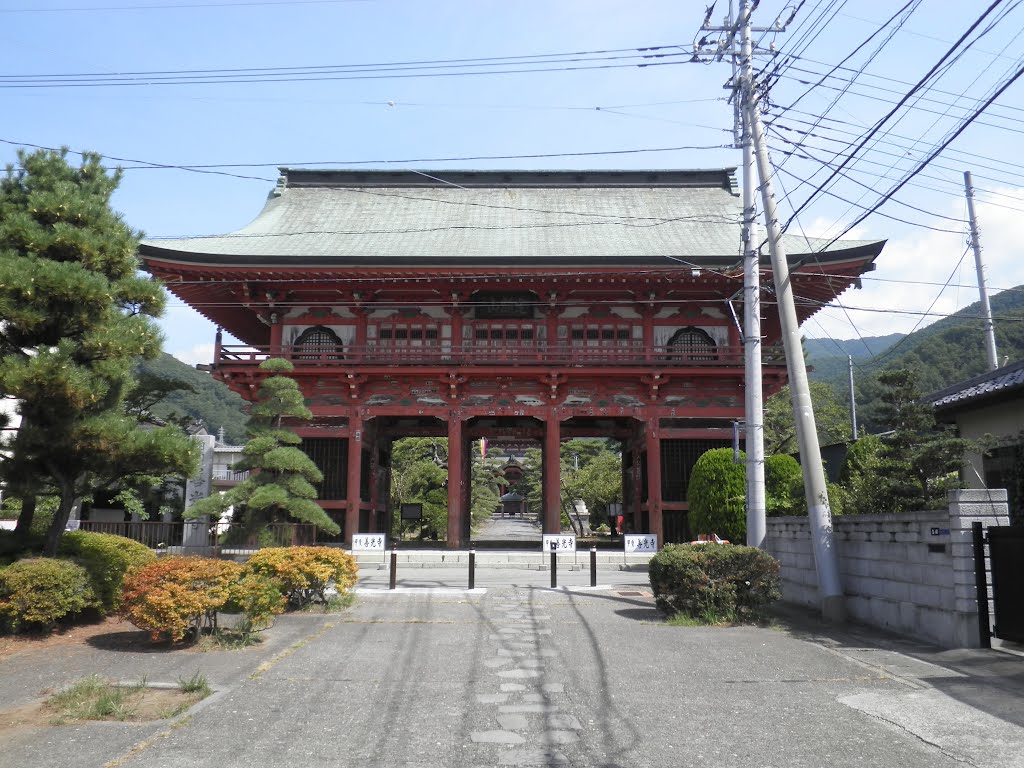 甲斐善光寺　山門（重要文化財）　Kaizenkoji temple by nkmroioikkkz