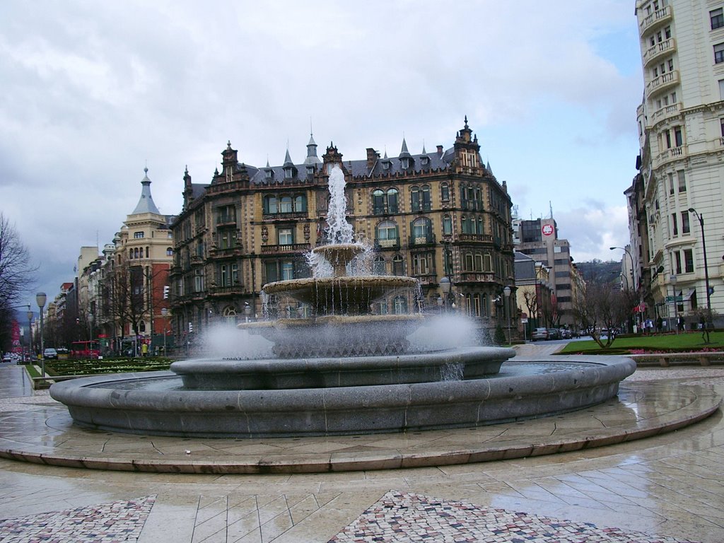 BILBAO-FUENTE PLAZA ELIPTICA by JOSEBA IBAÑEZ