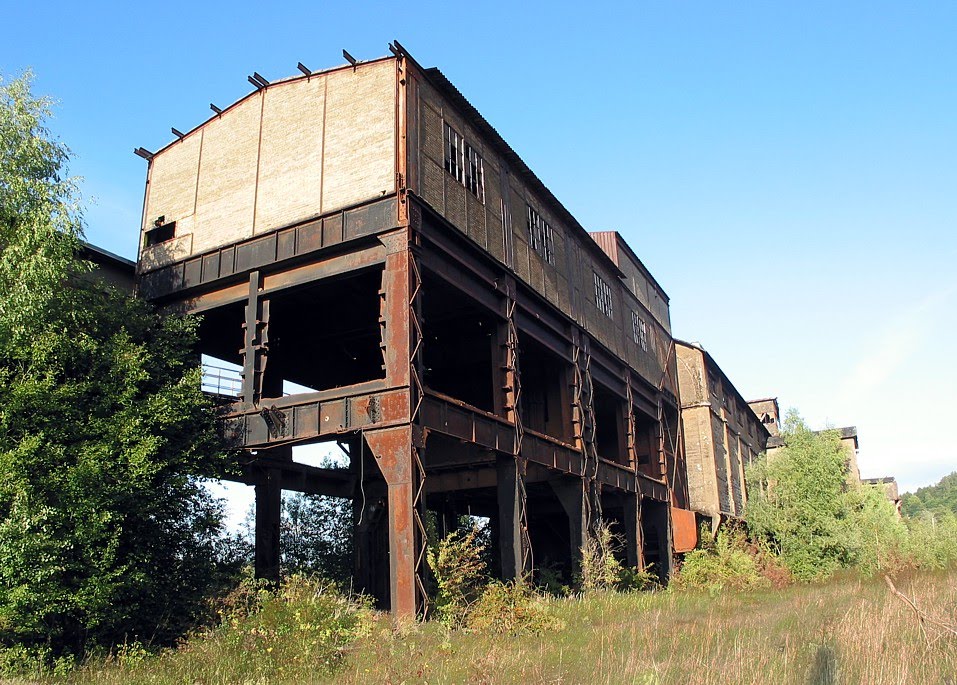 Esch-Alzette. Industriebrache Hüttenwerk Terres-Rouges by Theophil Schweicher