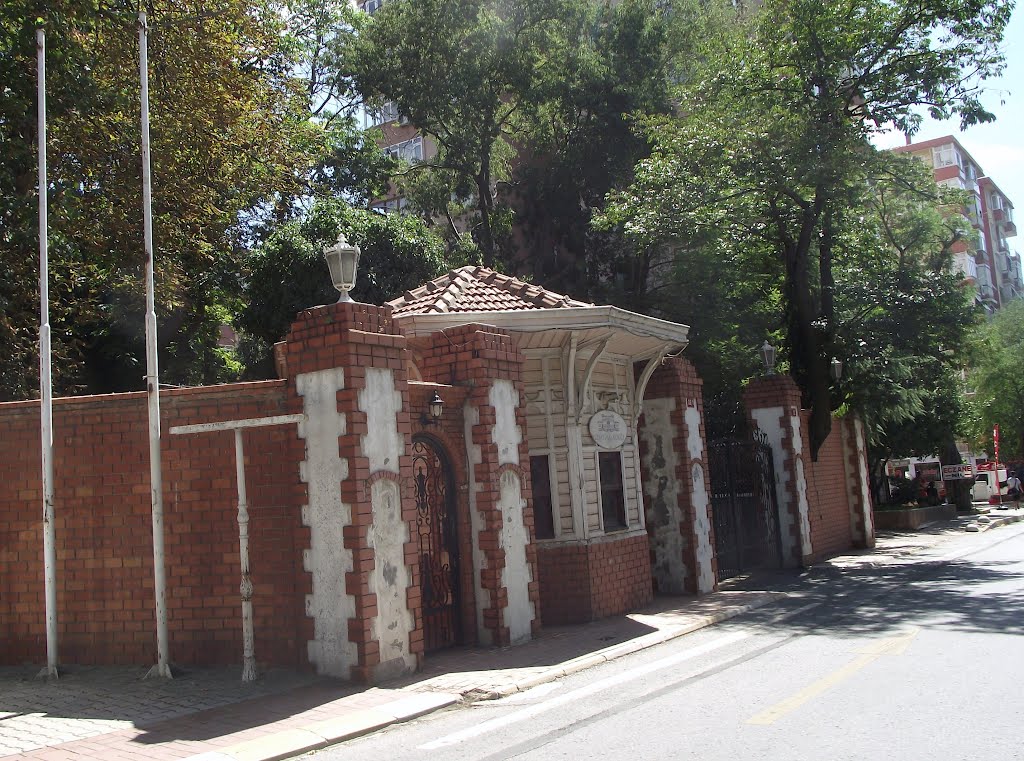 Kadıköy, 19 Mayıs, Reşat Paşa Konağı 1 by Kasım OKTAY