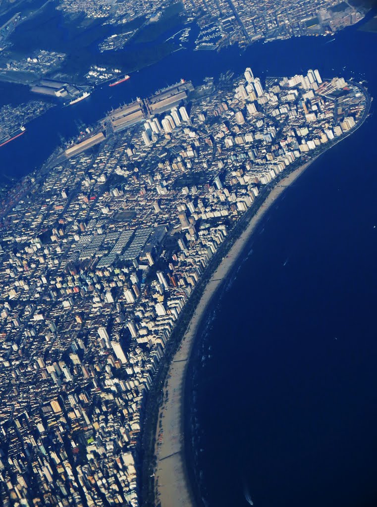 Santos, SP, Brasil. by André Bonacin