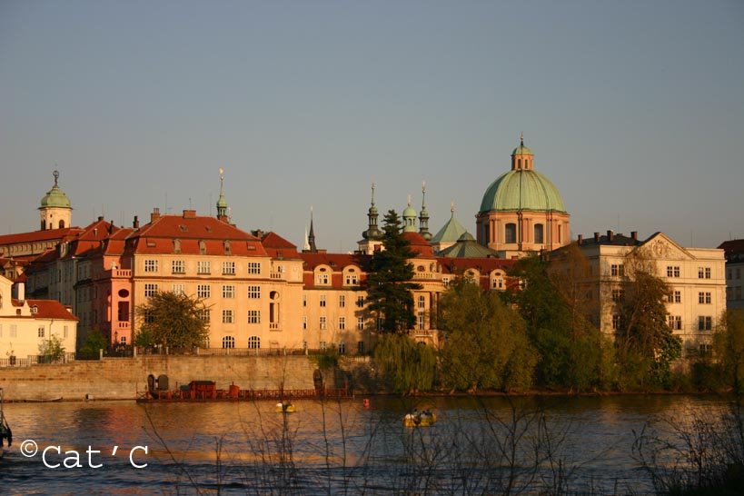 210 Prague st François des Croises depuis rive côté chateau en fin d'apm by Cathy Chevillot