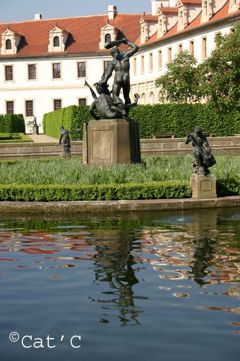 215 Prague jardin Wallenstein by Cathy Chevillot