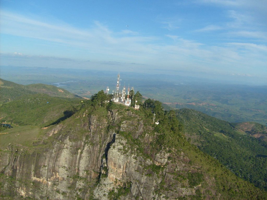 antenas de tv vistas de cima. _ foto: Fernanda Prates by pitta_fly