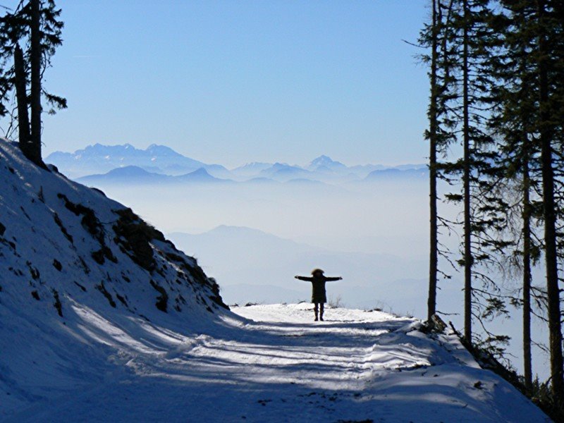 Anneliese lädt Euch Alle ein, auf diesem Weg zu wandern! by Josef Grohs