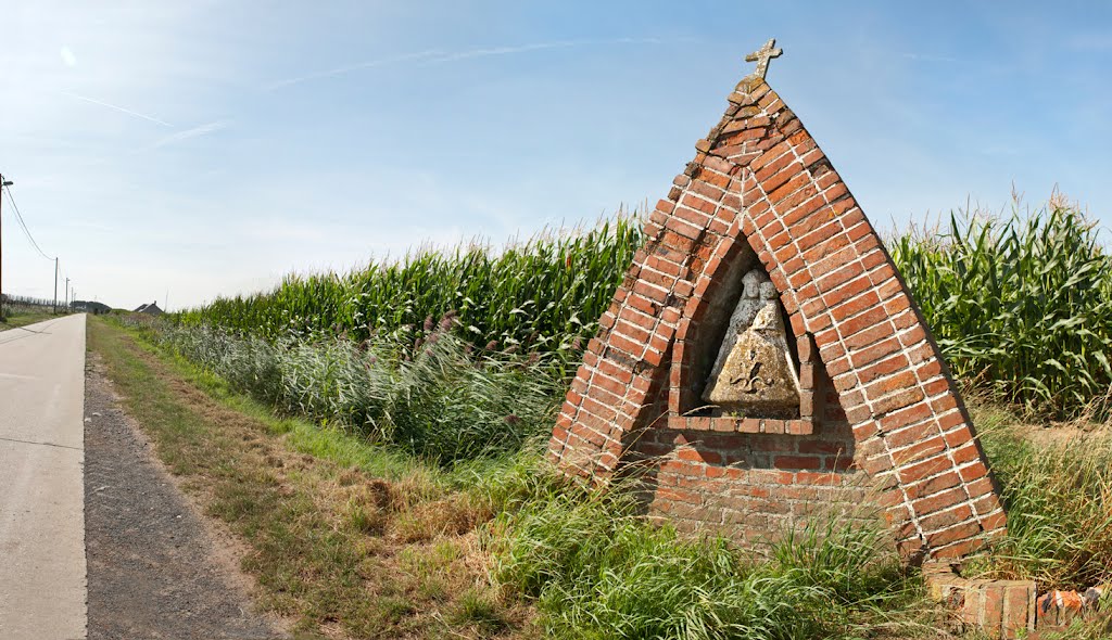 Kapelletje ;Gemenestraat Beveren by Henri Van Ham