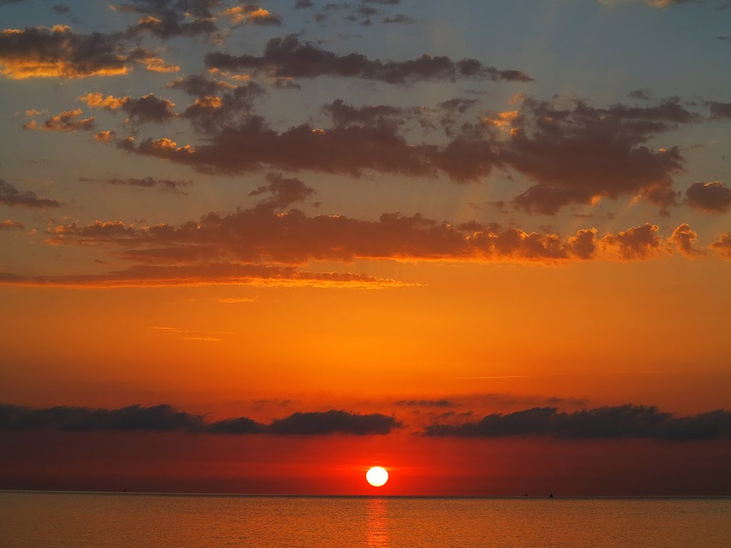 ALBA AL MOLO DI SAN BENEDETTO DEL TRONTO by seghettipiera