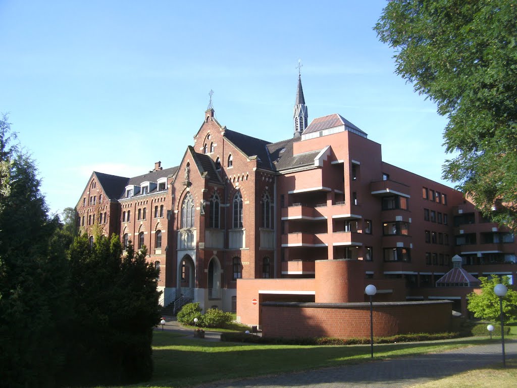 Augustinus-Zentrum in Königsdorf by Peter Esser