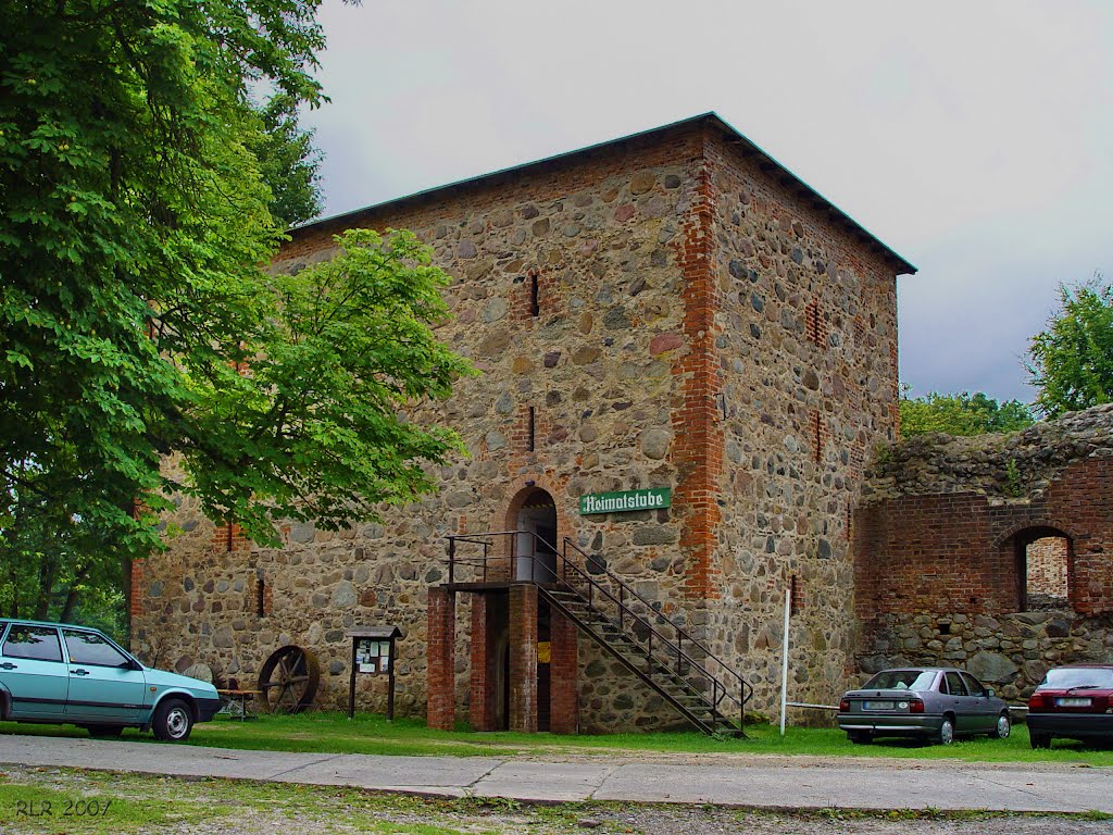 Wasserburg Gerswalde, Wirtschaftsbau mit Heimatstube by Mecklenburg pro Panoramio