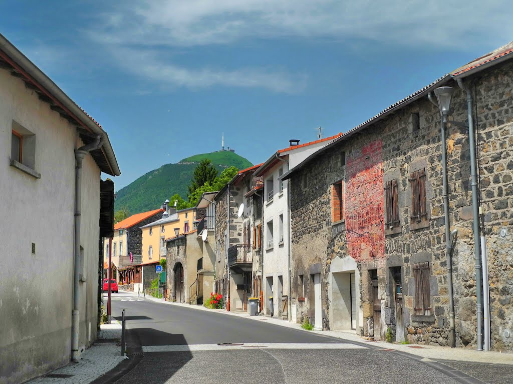 Route du Puy de Dôme / Rue de Bel air, Orcines, Auvergne, France by Photo Guide