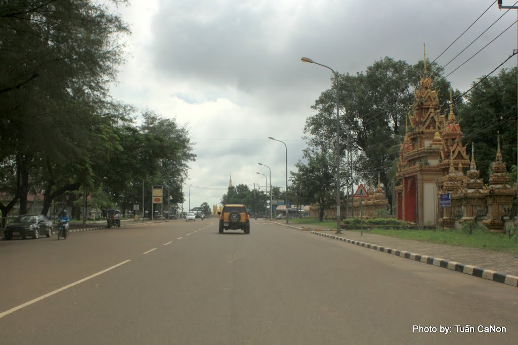 Street in Vientiane by Tuấn Canon