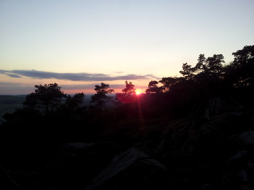 Sunset in the peak district by Harry Holkham