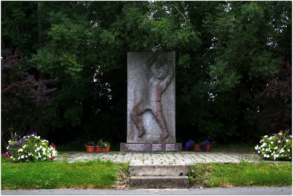 Batterstown Monument to Meath FootBallers by noelfa