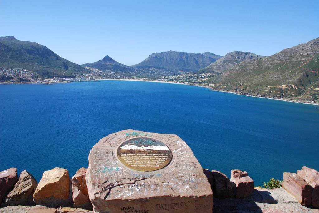 Chapmans Peak Road to Hout Bay by Niek Saal