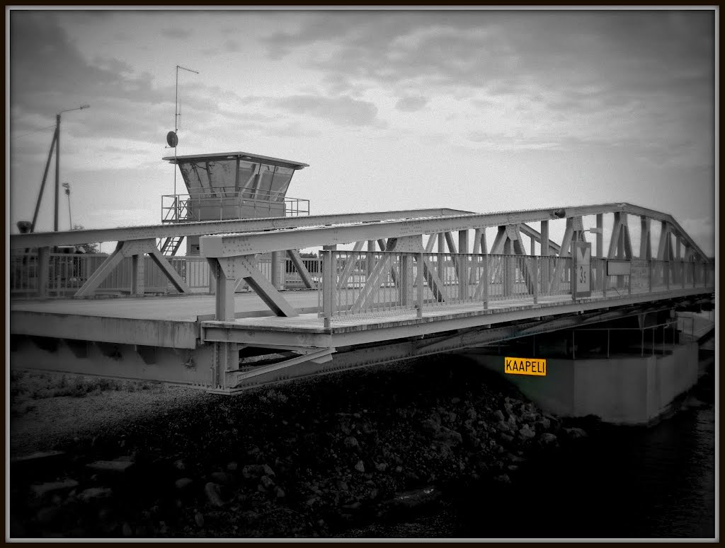 Hevossalmi bridge in b&w by Petteri Kantokari