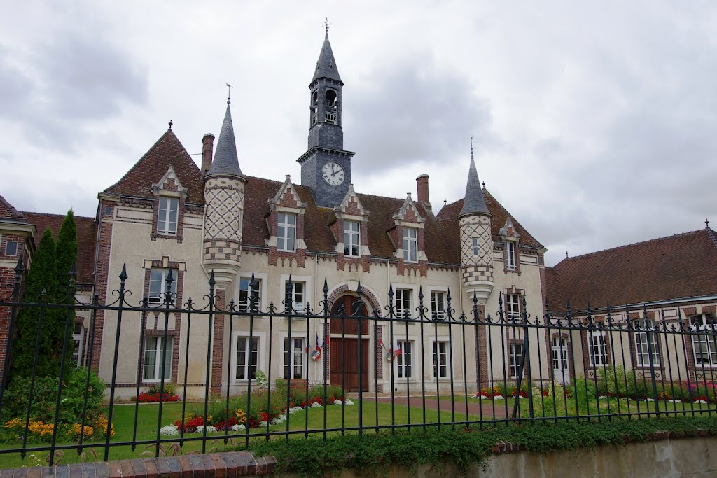 Château de la Mairie de Senonches by Jean-Paul Dominique BERTIN