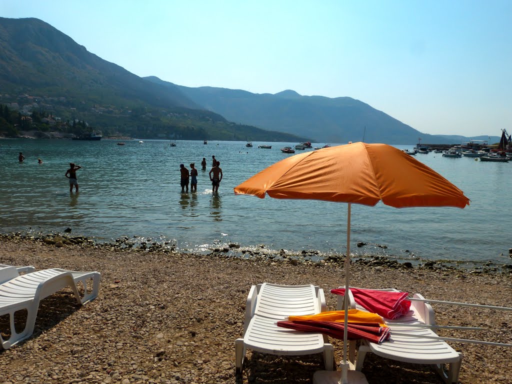 Plage près de Dubrovnik by Gautier B