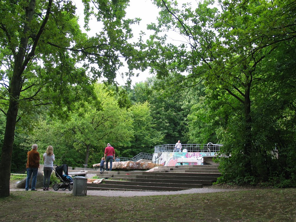 Südpark, Düsseldorf by Juergen Roesener