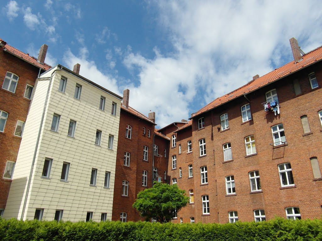 Ecke Karlstraße / Adalbertstraße von hinten by IngolfBLN