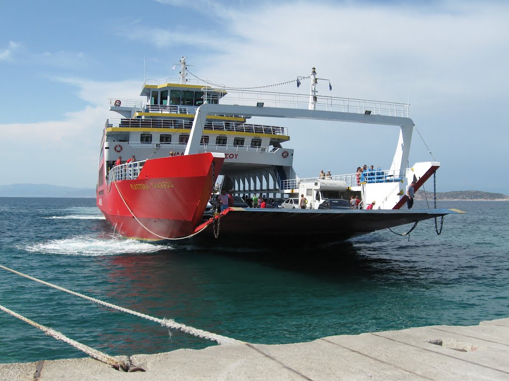 Ferryboat Keramoti-Thasos by sonjamar